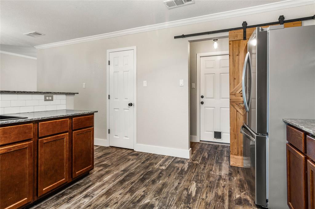 2040 Comal Street Waco, TX 76708 - Photo 12 of 39
