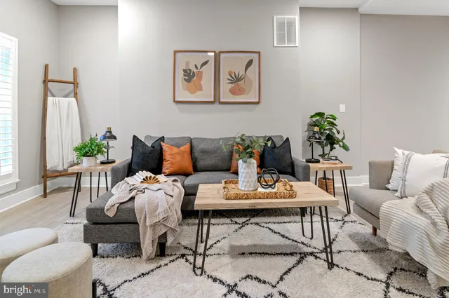 $334,900 | 2318 Guilford Avenue, Baltimore, MD 21218