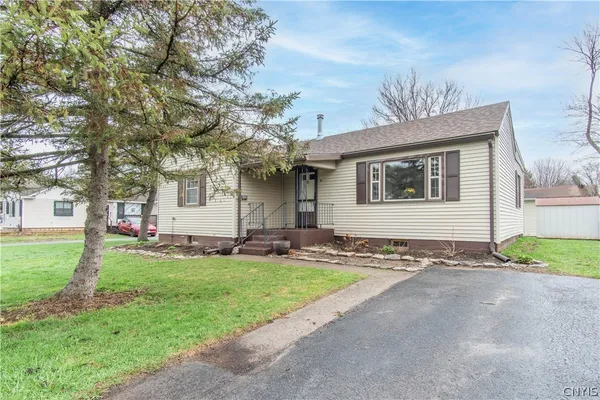 $239,500 | 111 East Washington Street, Sackets Harbor, NY 13685