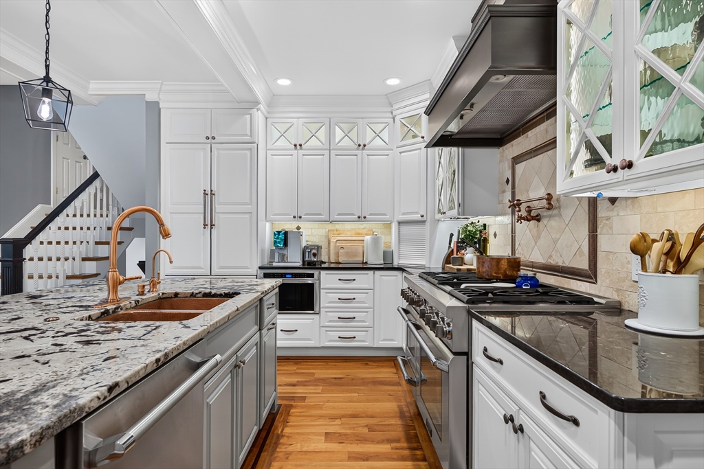 114 Fox Run Road Bolton, MA 01740 - Photo 9 of 41 Gallery Image 9