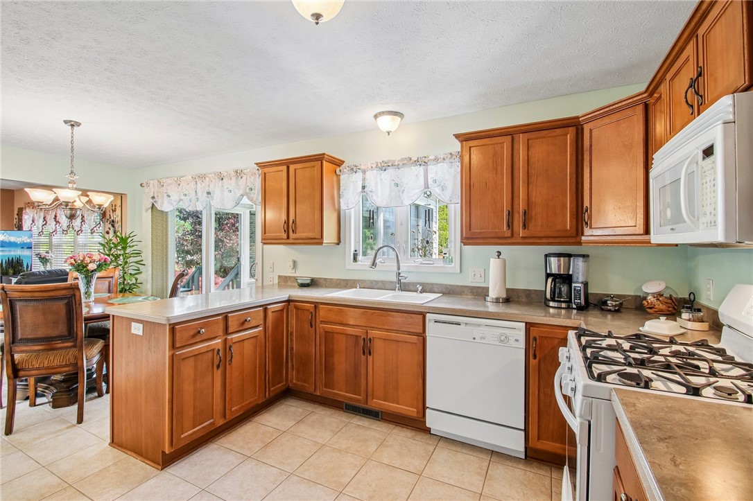82 Quarterdeck Place Greece, NY 14612 - Photo 12 of 50
