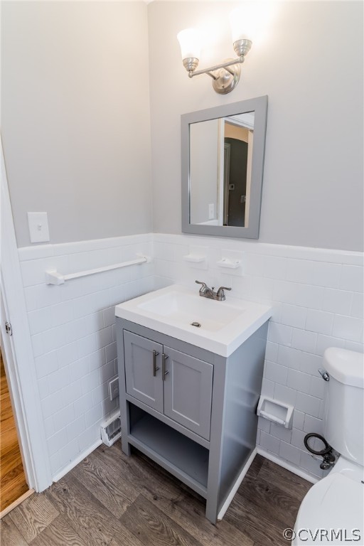 11407 Reedy Branch Road South Chesterfield, VA 23838 - Photo 32 of 50 a bathroom with a sink mirror vanity and toilet