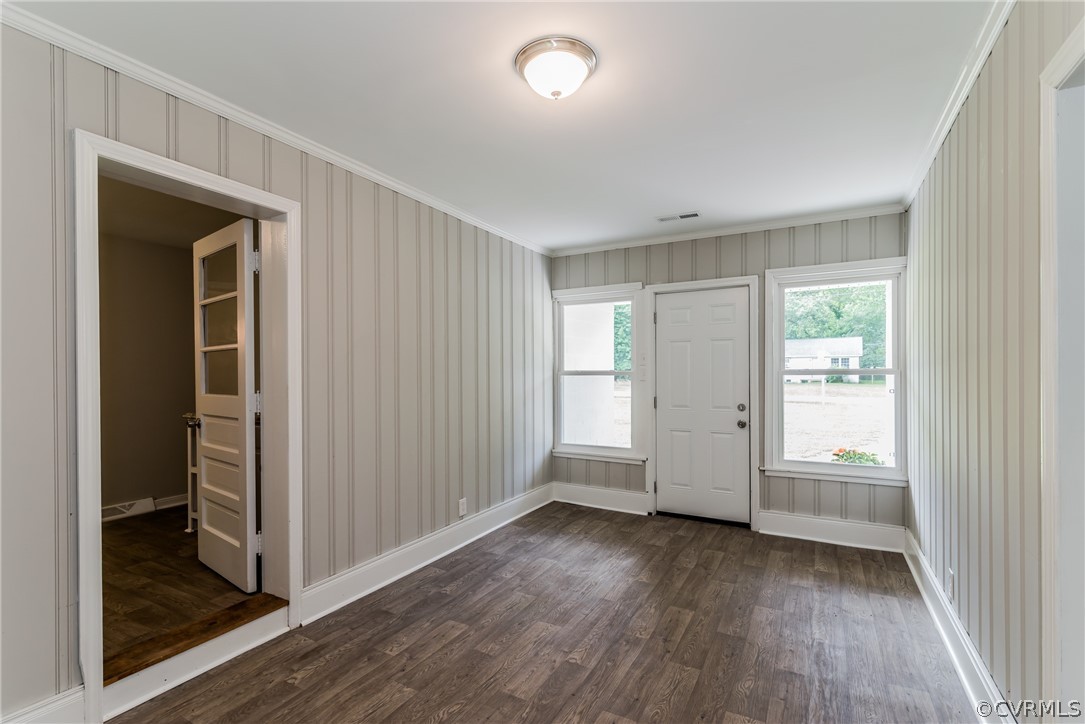 11407 Reedy Branch Road South Chesterfield, VA 23838 - Photo 40 of 50 an empty room with wooden floor and windows