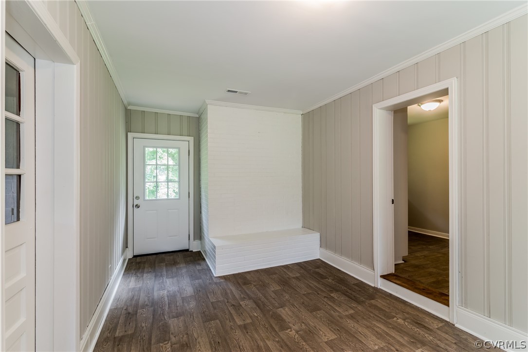 11407 Reedy Branch Road South Chesterfield, VA 23838 - Photo 41 of 50 an empty room with wooden floor and a window