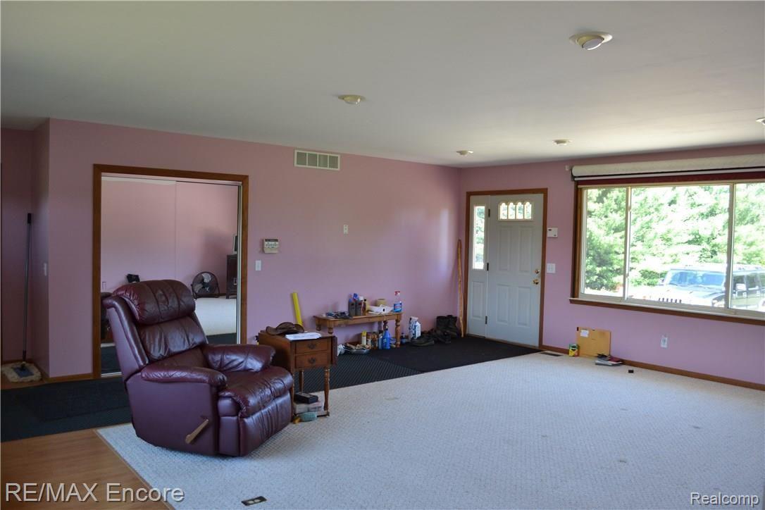 11234 East Carpenter Road Davison, MI 48423 - Photo 4 of 23 DSC_0979.JPG