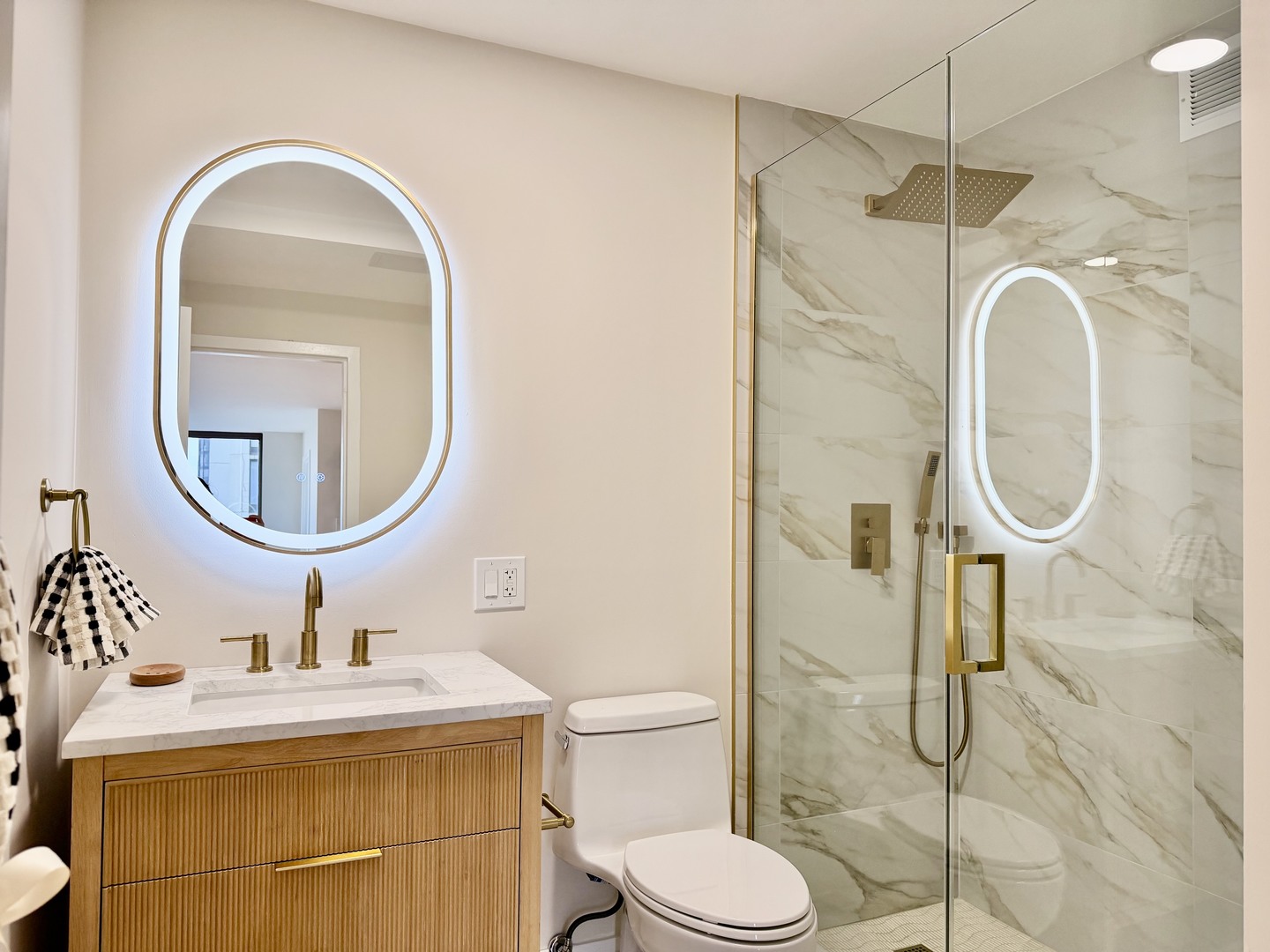 5455 North Sheridan Road, Unit 1012 Chicago, IL 60640 - Photo 13 of 16 Gallery Image 13