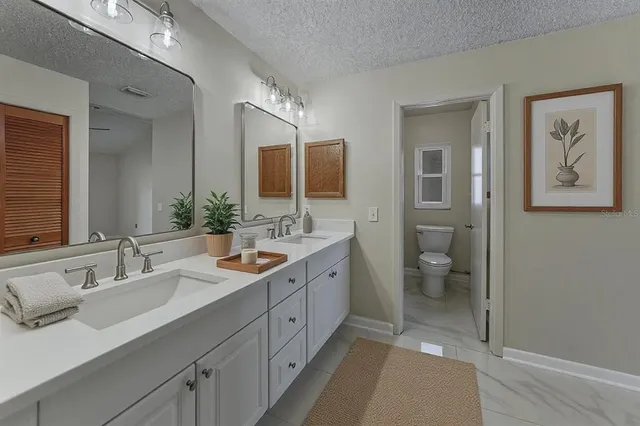 $390,000 | 2713 Cedarcrest Place, Valrico, FL 33596