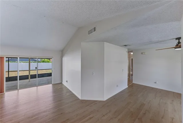 $390,000 | 2713 Cedarcrest Place, Valrico, FL 33596