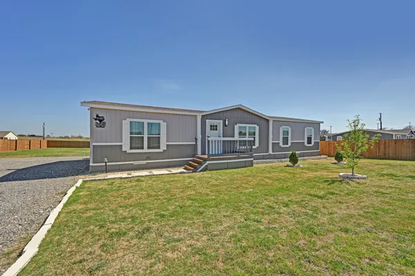 $349,900 | 117 Castellana Way, Elgin, TX 78621