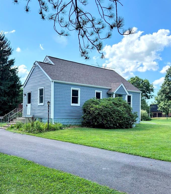 201 Fairway Lane Butler, PA 16002 - Photo 1 of 24