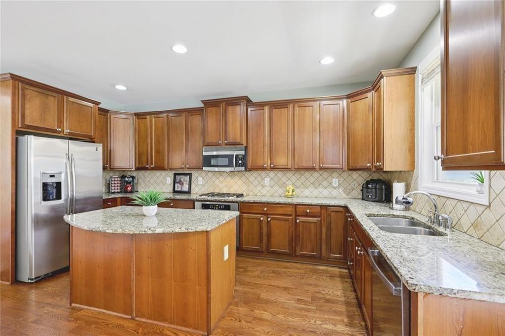 4460 Granby Circle Cumming, GA 30041 - Photo 7 of 34