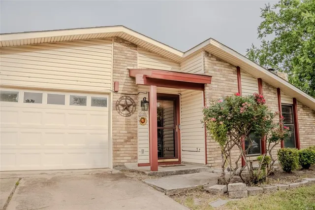 $377,500 | 7016 Buttonwood Drive, Fort Worth, TX 76137