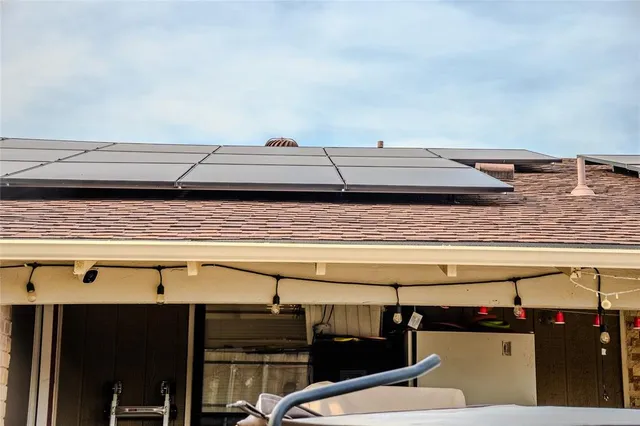 $377,500 | 7016 Buttonwood Drive, Fort Worth, TX 76137