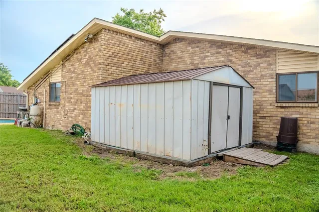 $377,500 | 7016 Buttonwood Drive, Fort Worth, TX 76137