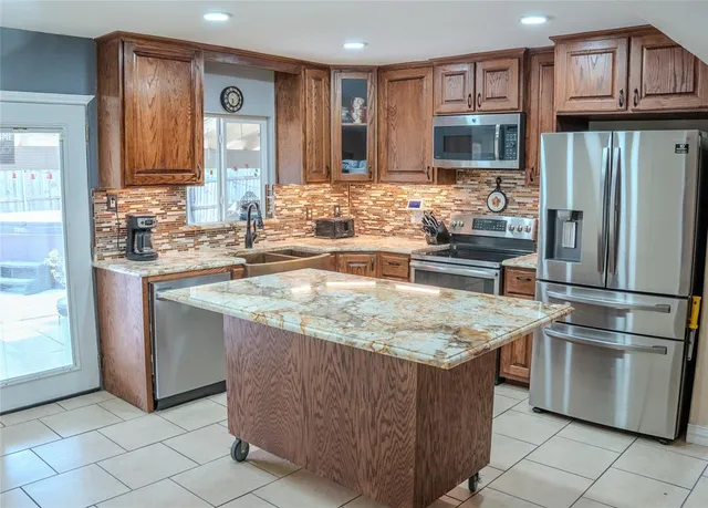 $377,500 | 7016 Buttonwood Drive, Fort Worth, TX 76137