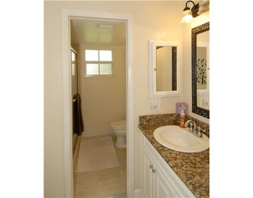3513 Bark Way Hollywood, FL 33026 - Photo 20 of 25 Master Bath/Spa