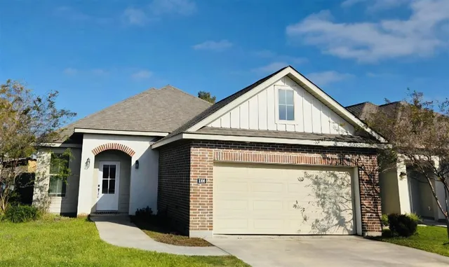 $2,600 | 3366 Copper Rdg Drive, Lake Charles, LA 70605
