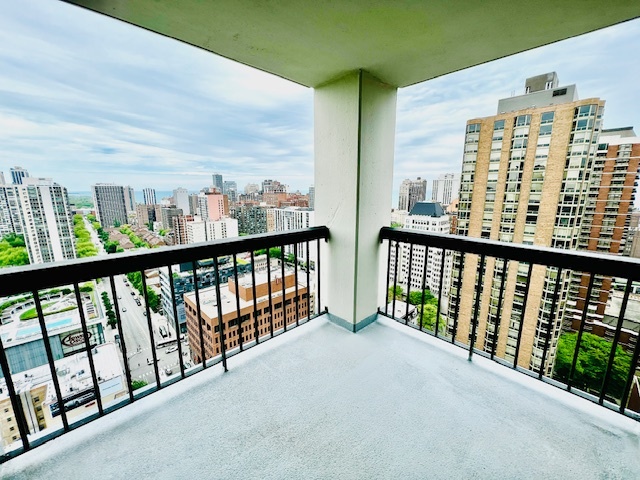 1122 North Clark Street, Unit 2806 Chicago, IL 60610 - Photo 4 of 20 a view of city from balcony