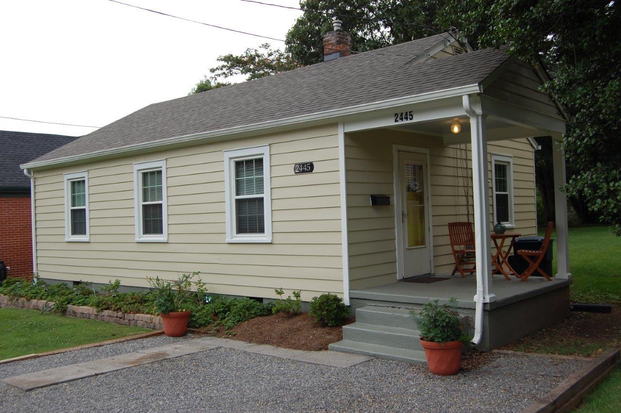 2445 Livingston Road Southwest Roanoke, VA 24015 - Photo 1 of 30 DSC_3445