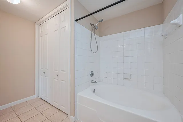 $1,300 | 7575 Kirby Drive, Unit 3105, Houston, TX 77030