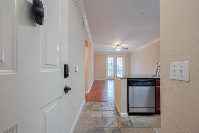 $1,300 | 7575 Kirby Drive, Unit 3105, Houston, TX 77030