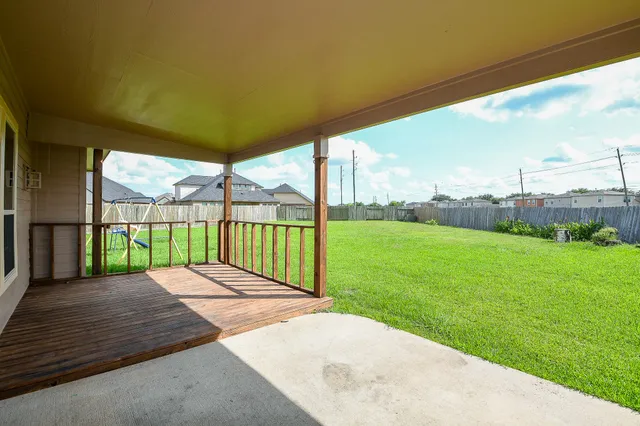 a view of porch with a backyard