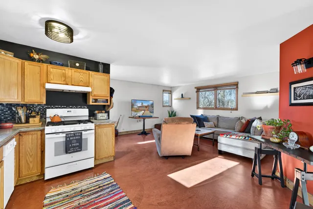 $174,000 | 529 Parkview Drive, Racine, WI 53404