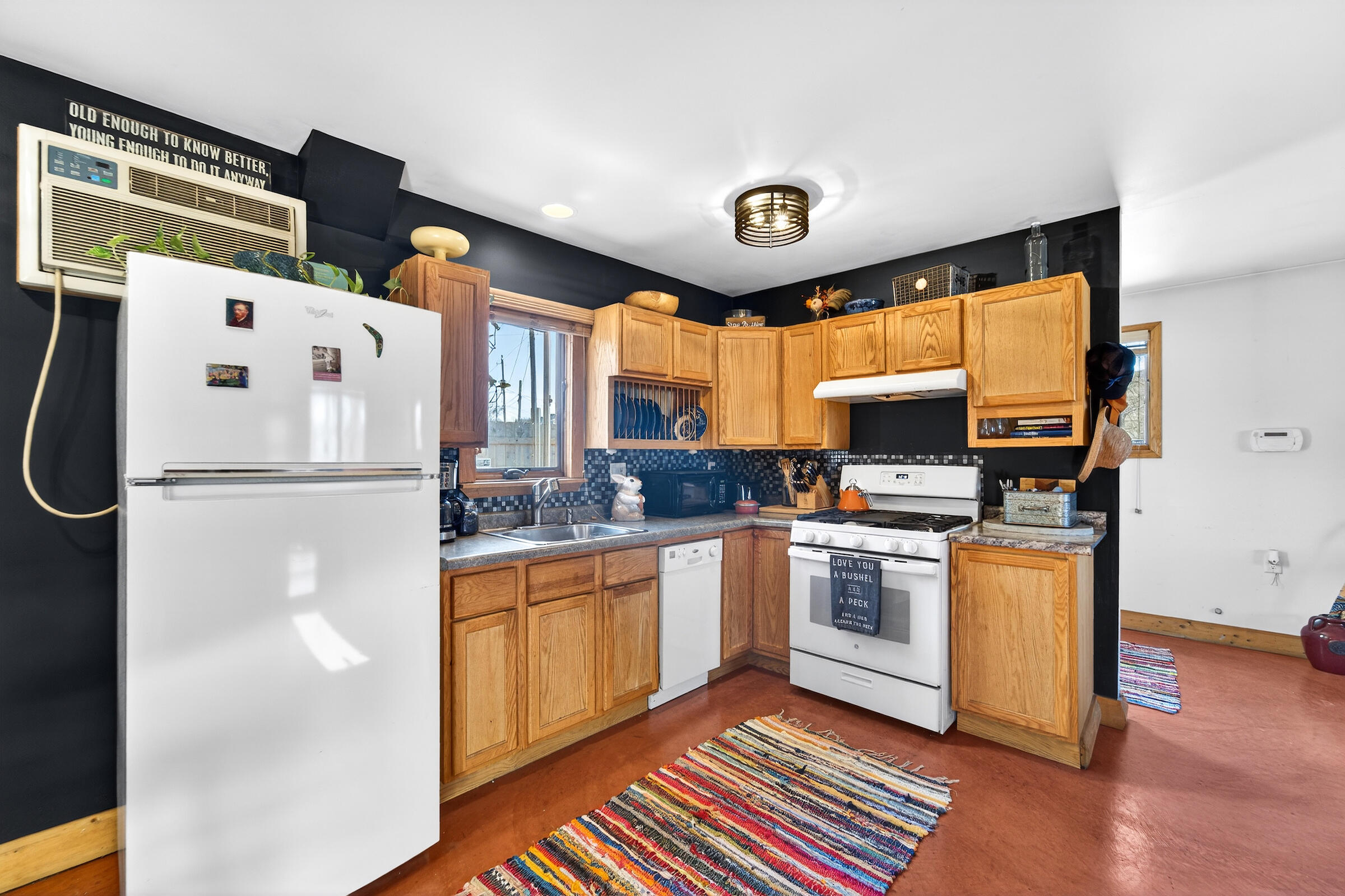 529 Parkview Drive Racine, WI 53404 - Photo 6 of 27 DSC03574