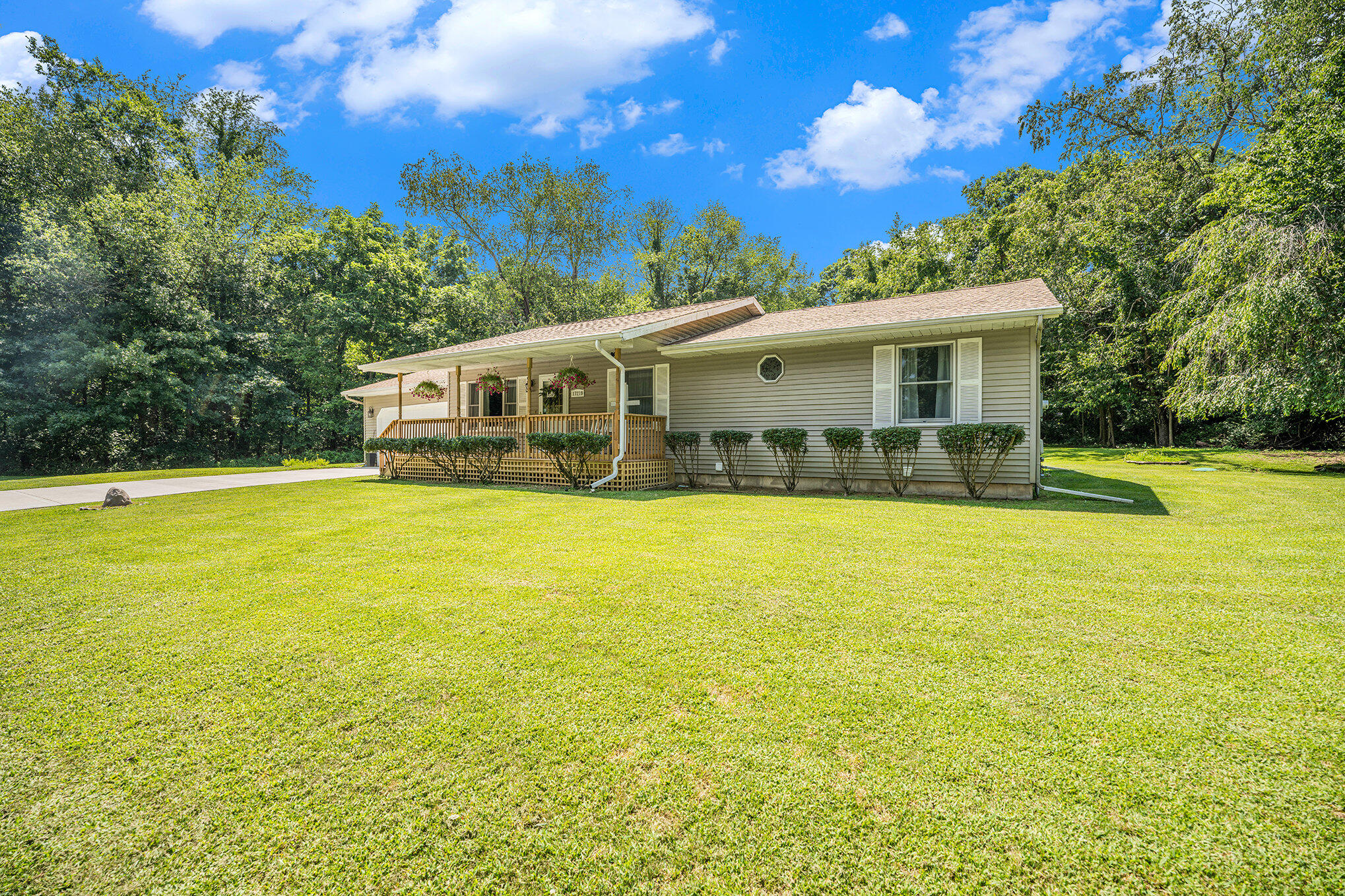 17219 Woodside Lane Three Rivers, MI 49093 - Photo 4 of 23 018_dsc04864