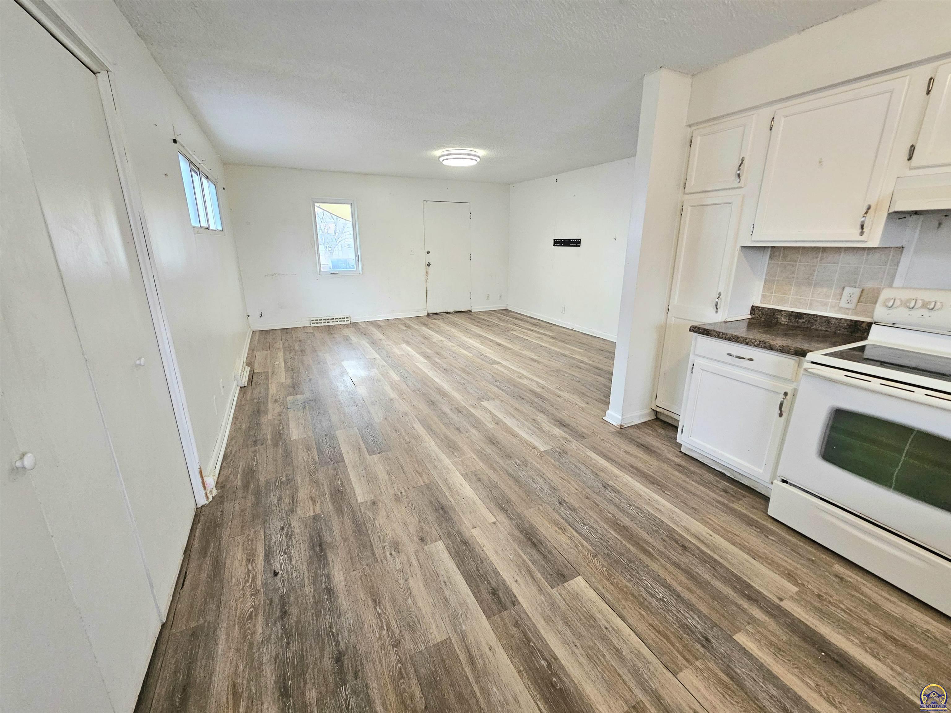 7209 Southwest Greenview Drive Topeka, KS 66619 - Photo 5 of 13