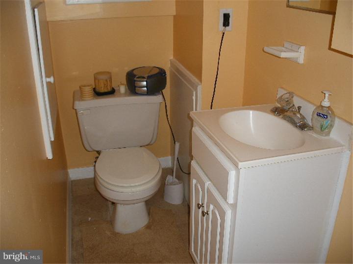 7234 Hilltop Road Upper Darby, PA 19082 - Photo 13 of 24 Bathroom