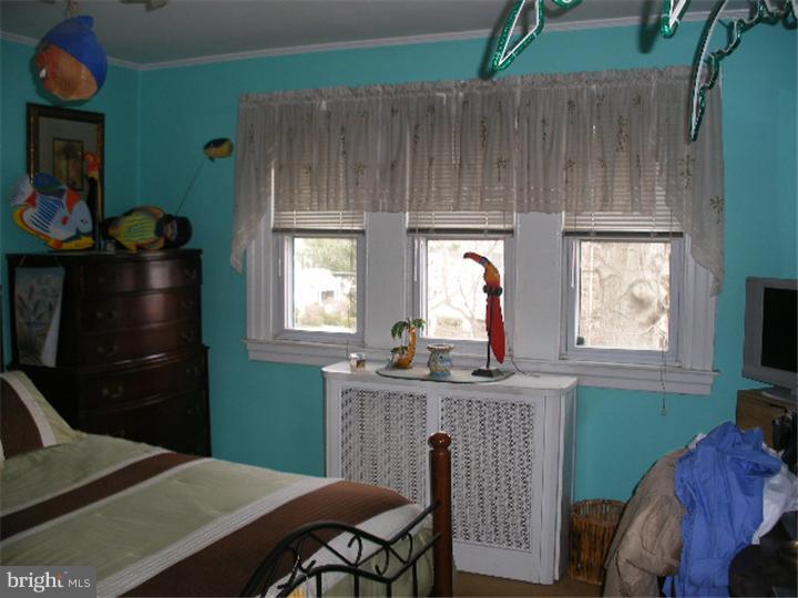 7234 Hilltop Road Upper Darby, PA 19082 - Photo 16 of 24 Master Bedroom