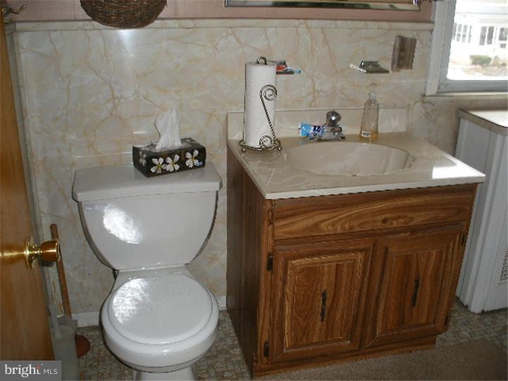 7234 Hilltop Road Upper Darby, PA 19082 - Photo 22 of 24 Half Bath