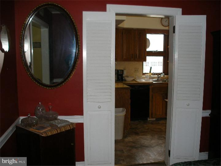 7234 Hilltop Road Upper Darby, PA 19082 - Photo 8 of 24 Dining Room