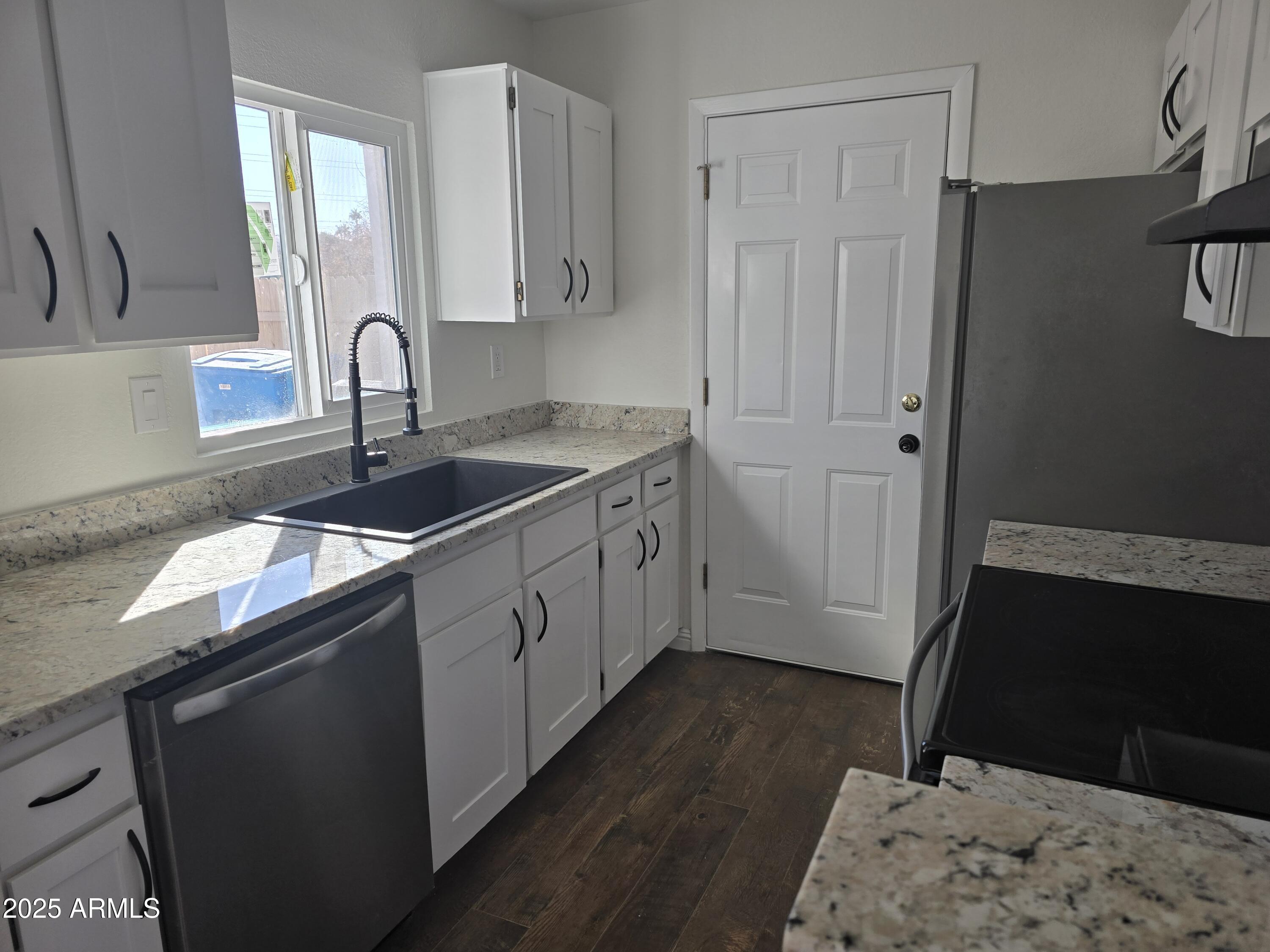 4409 East Darrel Road Phoenix, AZ 85042 - Photo 7 of 22 20250120_135617