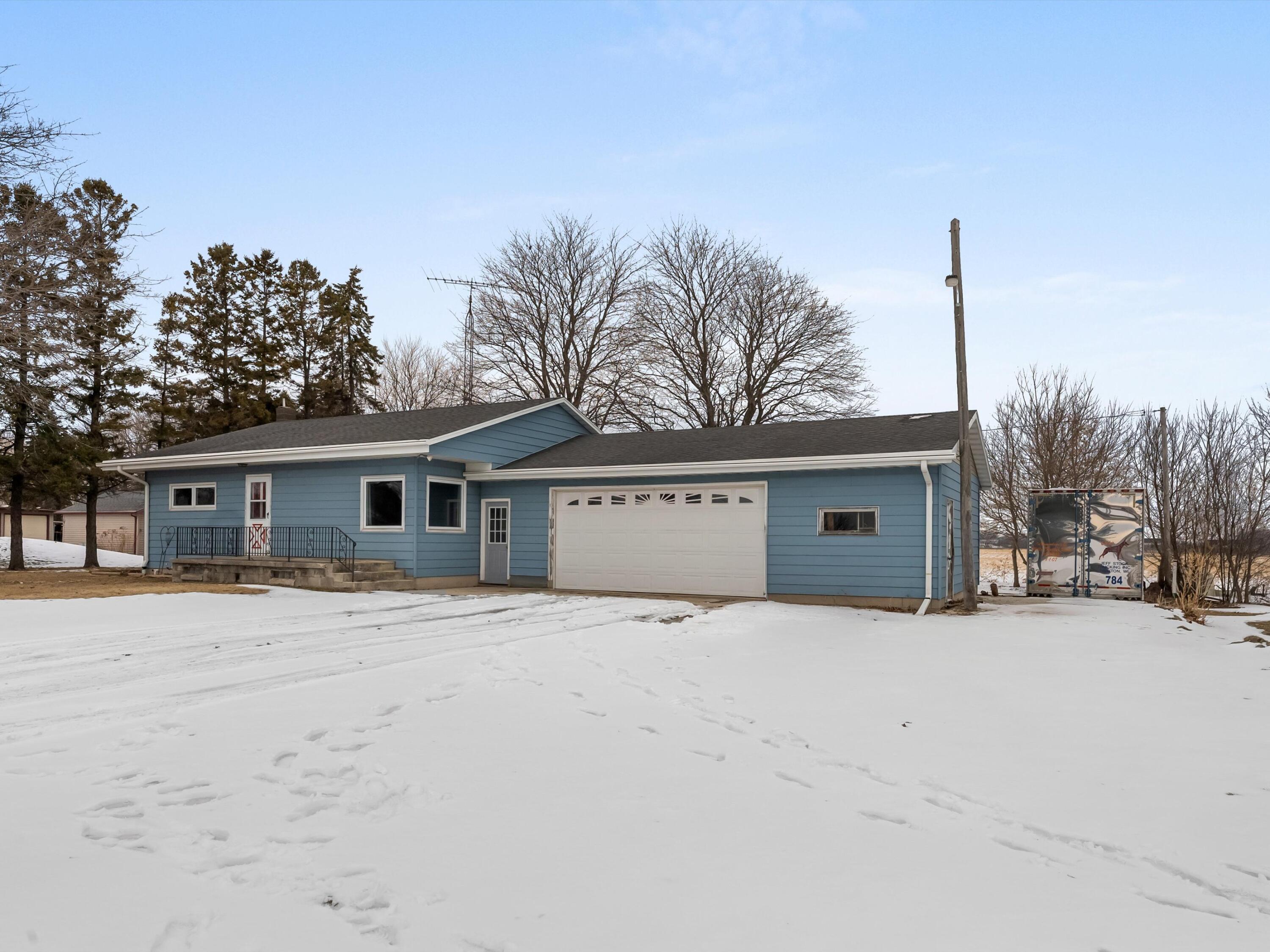 6424 Newton Road Newton, WI 53063 - Photo 18 of 21 Parking Pad