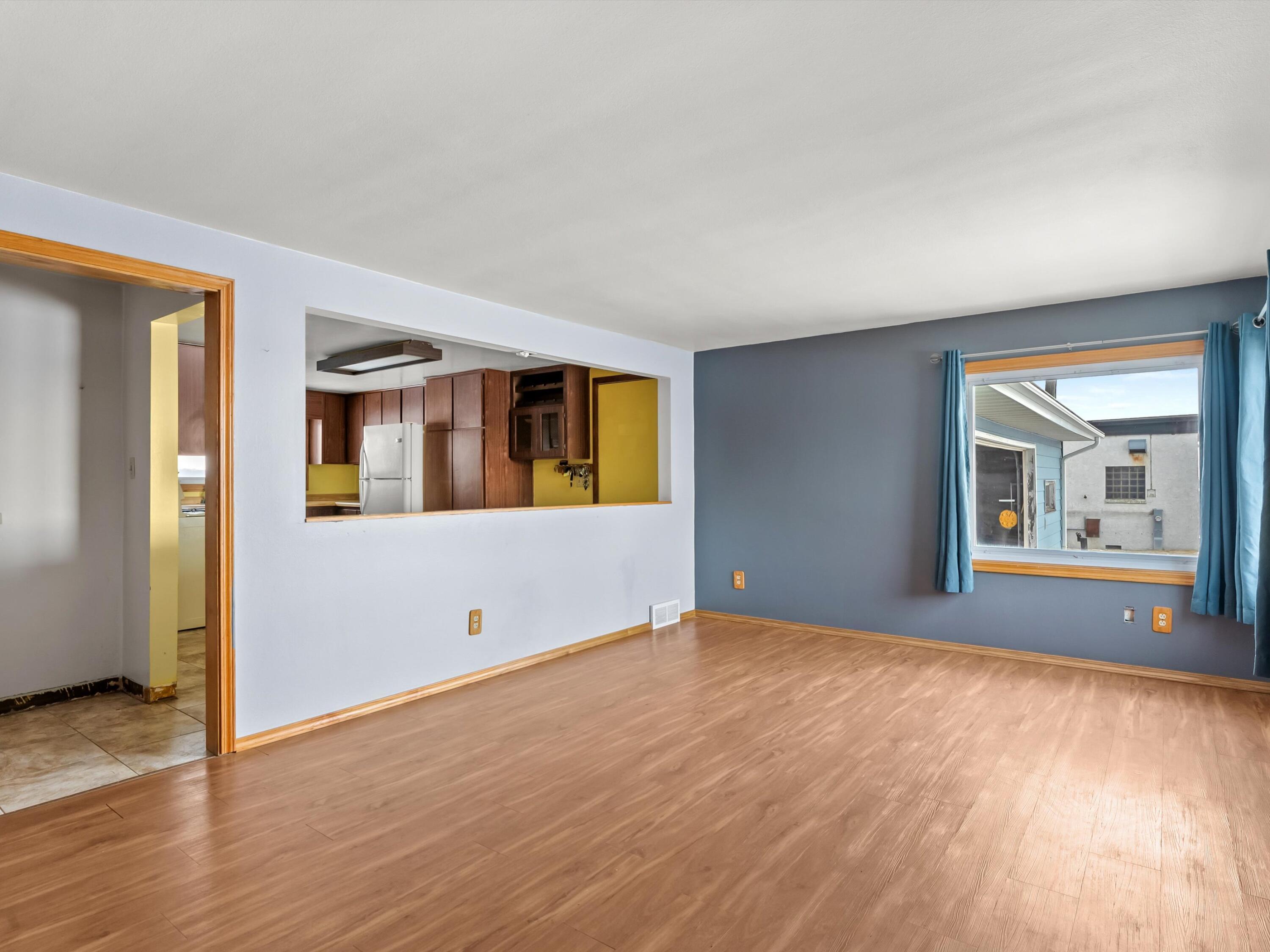 6424 Newton Road Newton, WI 53063 - Photo 3 of 21 Living