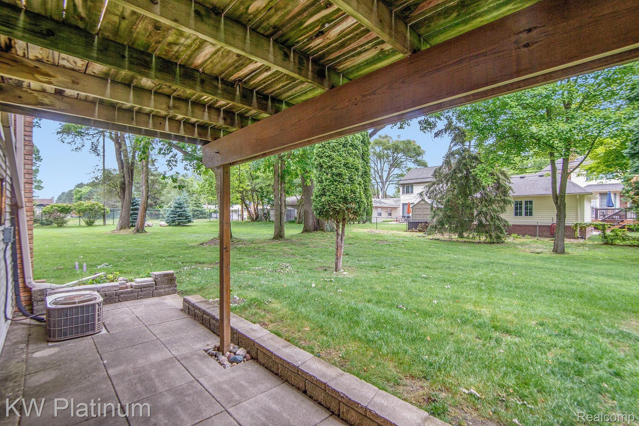 1054 Willow Grove Court Rochester, MI 48307 - Photo 29 of 30 BPG_8688.jpg