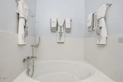 $999,000 | 10327 Missouri Avenue, Unit 102, Los Angeles, CA 90025
