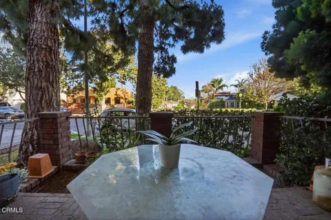 $999,000 | 10327 Missouri Avenue, Unit 102, Los Angeles, CA 90025