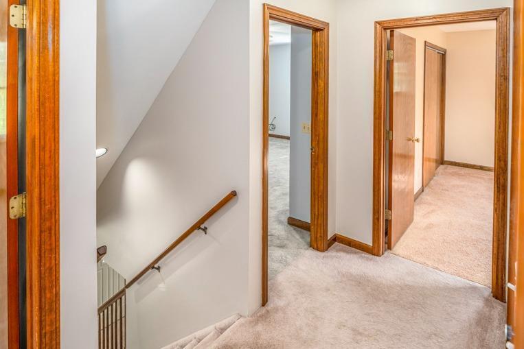 6121 Jessup Road Cincinnati, OH 45247 - Photo 14 of 30