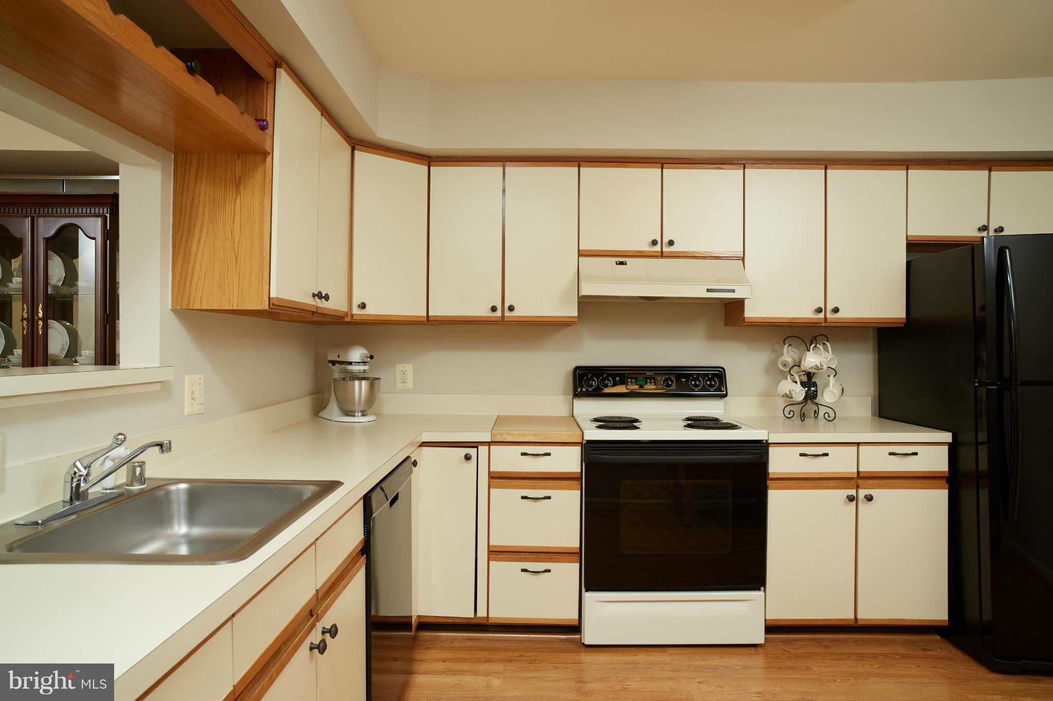 2225 Lovedale Lane, Unit 311A Reston, VA 20191 - Photo 5 of 29 Kitchen