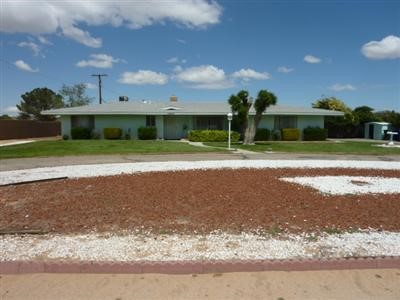 13870 Jicarilla Road Apple Valley, CA 92307 - Photo 1 of 1 a view of basketball court
