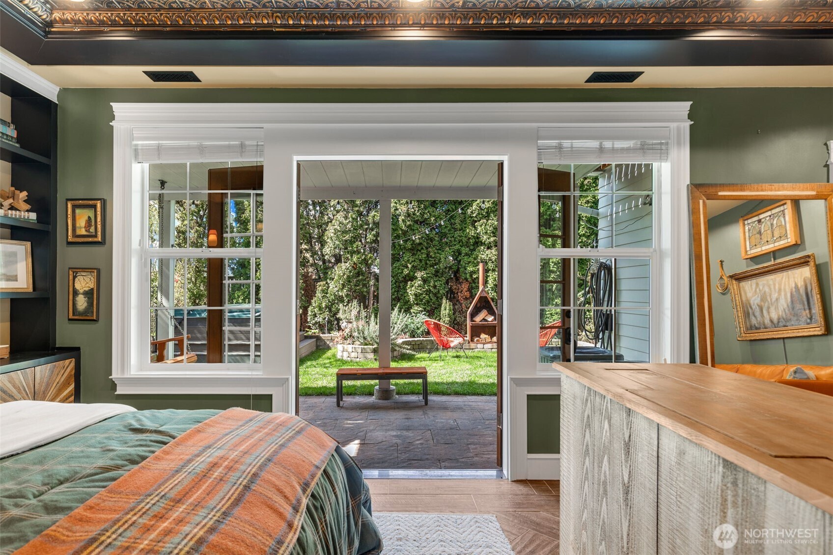 3723 41st Avenue Southwest Seattle, WA 98116 - Photo 32 of 40 a bed sitting in front of a house