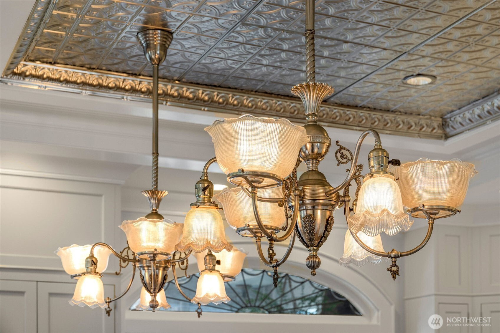 3723 41st Avenue Southwest Seattle, WA 98116 - Photo 9 of 40 a bathroom with a mirror and vanity