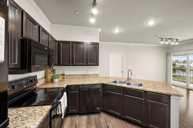 $1,704 | 30685 Fm 2978, Unit C1, Magnolia, TX 77354