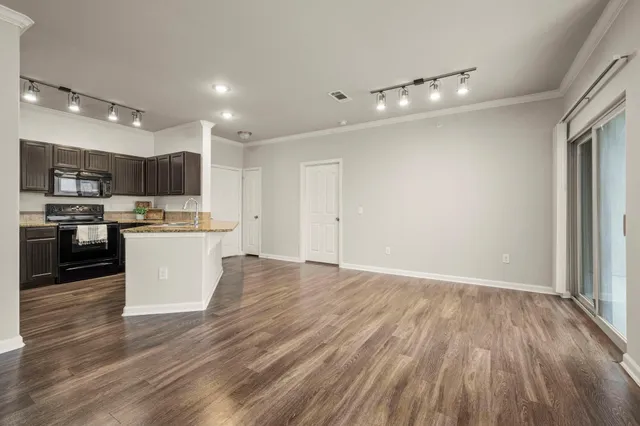 $1,704 | 30685 Fm 2978, Unit C1, Magnolia, TX 77354