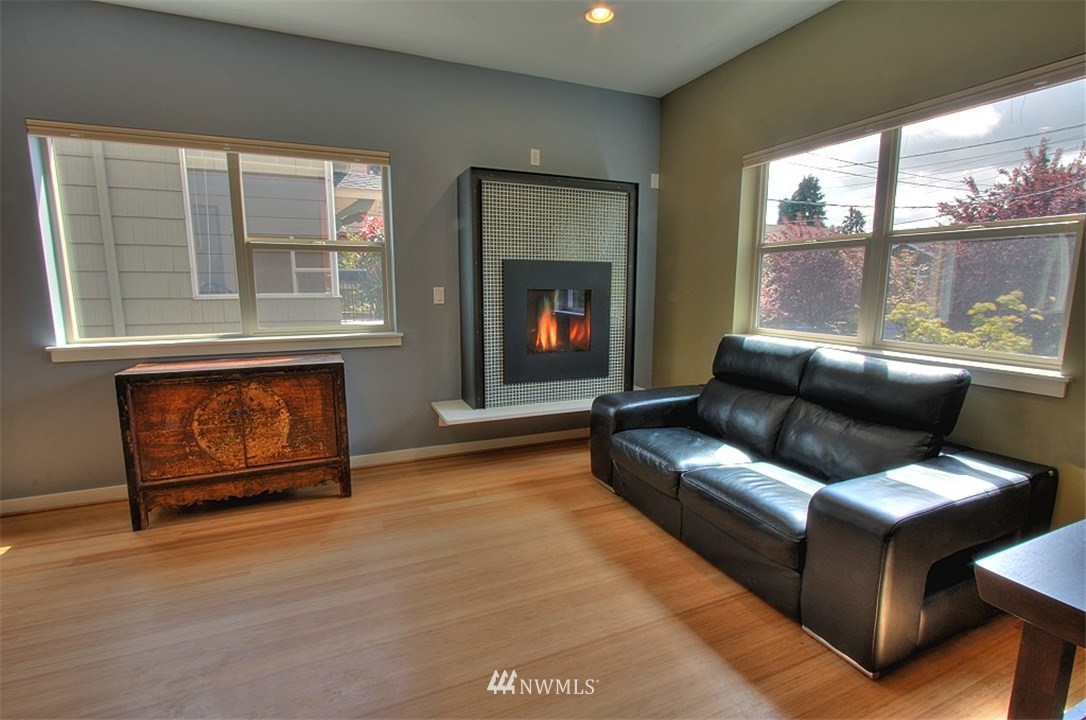 722 North 84th Street Seattle, WA 98103 - Photo 2 of 15 Gallery Image 2