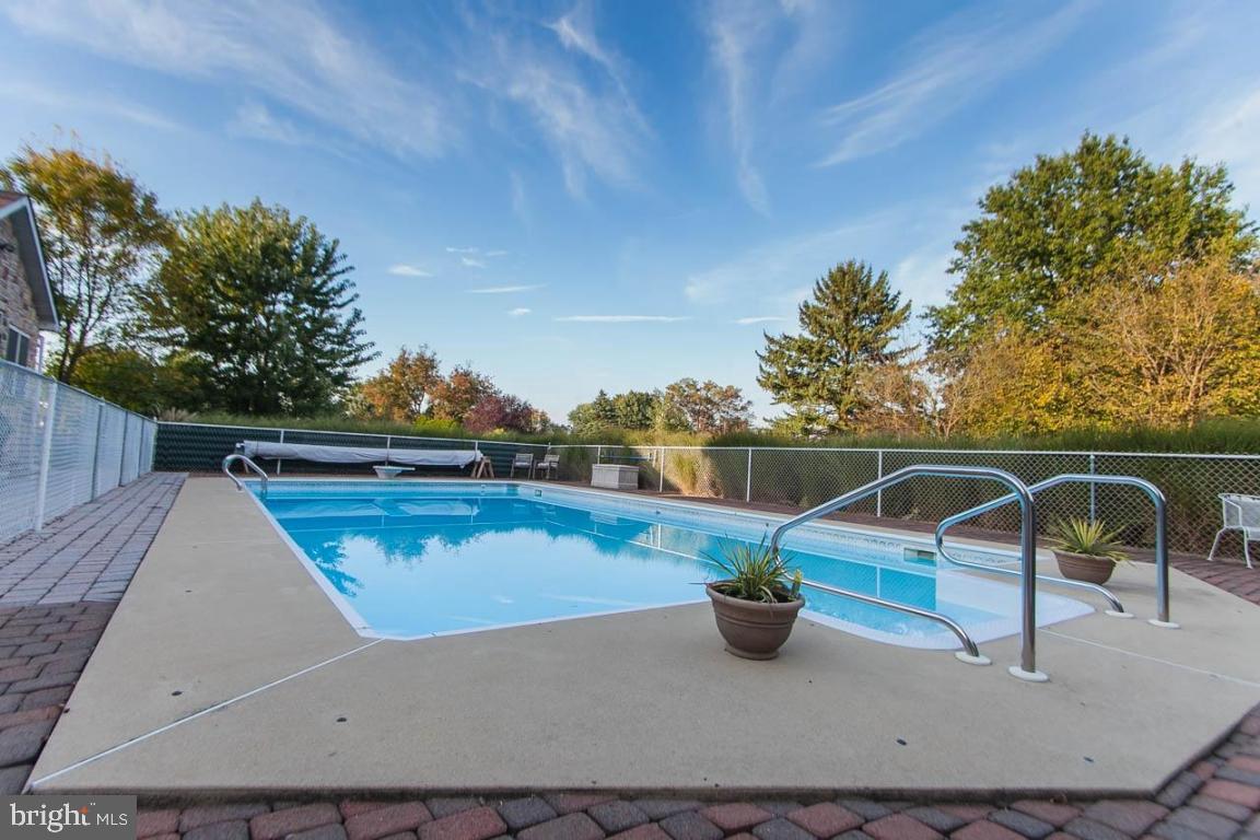 1328 South Forge Road Palmyra, PA 17078 - Photo 5 of 27 Gallery Image 5