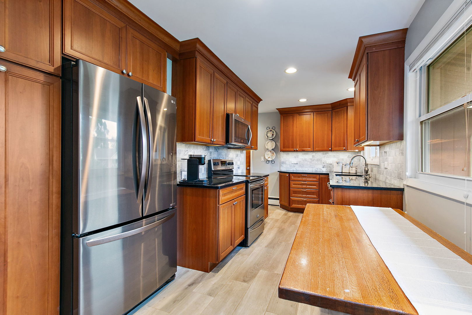 443 Glendale Road Roselle, IL 60172 - Photo 3 of 31 Gallery Image 3
